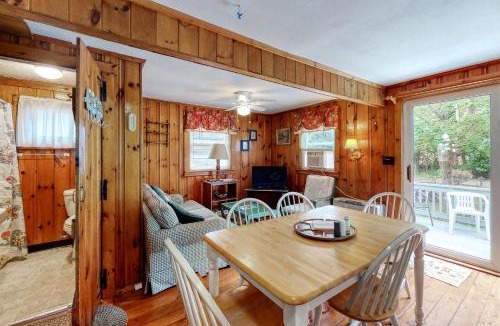 York Beach House | Little Cottage