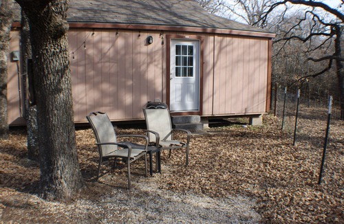 Perry Cabin | Little Country Cabin near Waco Surf