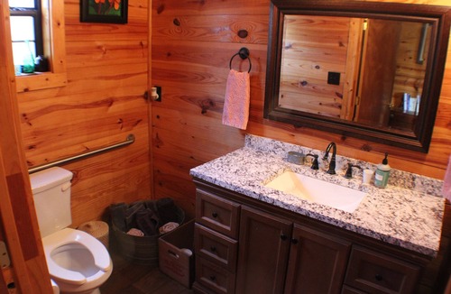Perry Cabin | Little Country Cabin near Waco Surf