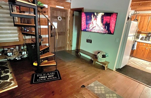 Tate Cabin | Little Creek Falls