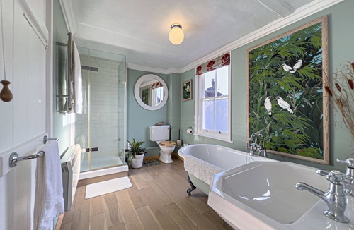 Tenterden House | Little Dane Court