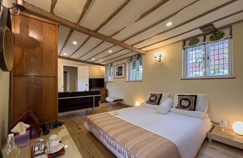 Tenterden House | Little Dane Court