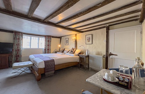 Tenterden House | Little Dane Court