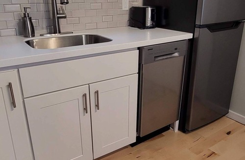 Old North End Apartment | Little downtown gem with parking