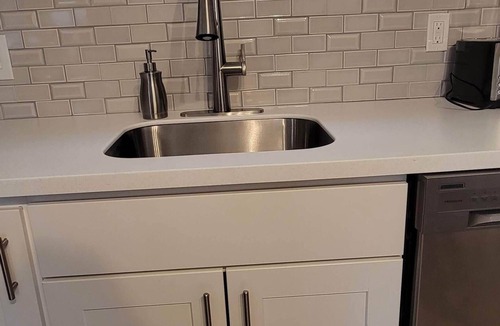 Old North End Apartment | Little downtown gem with parking