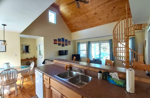 Canoe Cove Cottage | Little Eden Summer Beach Home