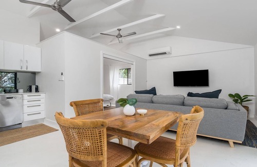 Brooklet Cabin | Little Farm Cottage II