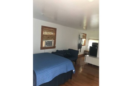 Berrien Springs Apartment | Little Farm Lakeview Studio
