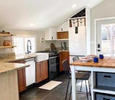 Fox River Grove House | Little Fox Cottage - A Cozy Riverview Getaway Near Chicago
