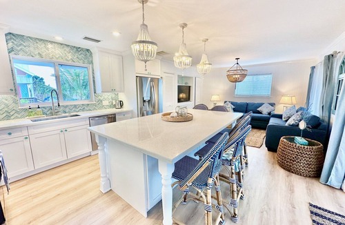 Placida House | Little Gasparilla Island: Luxurious Bungalow, Private Beach, Fishing, Family