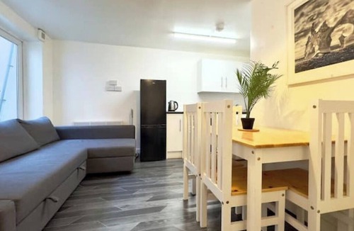 Golborne Apartment | Little Gem Central London