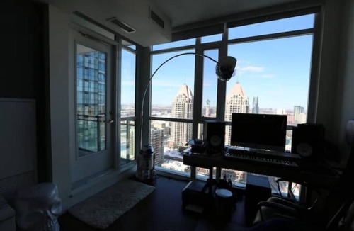 Downtown Mississauga Apartment | Little gem in the sky! Modern, Luxurious and Cozy.