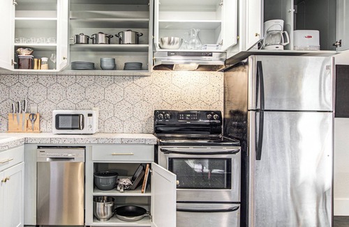 North Loop Apartment | Little Gem in vibrant Austin neighborhood