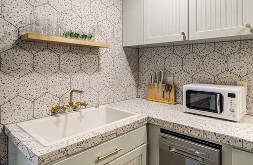 North Loop Apartment | Little Gem in vibrant Austin neighborhood