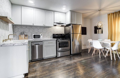 North Loop Apartment | Little Gem in vibrant Austin neighborhood