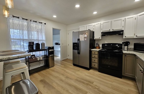 Pooler House | Little Gem- Near Airport & Savannah-Updated 3BR Ranch Home - Hot Tub & Game Rm
