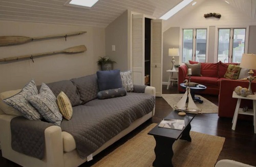 Syracuse Cottage | Little Gem on Lake Wawasee