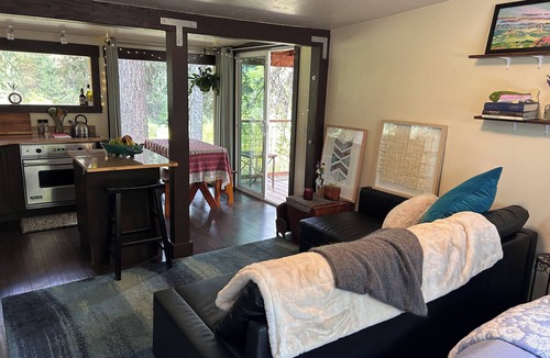 McCall Apartment | Little Gem - Pet Friendly Riverfront Studio