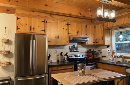 Placerville Cabin | Little Green Cabin by Apple Hill/Sly Park/Wineries/Tahoe/Hiking
