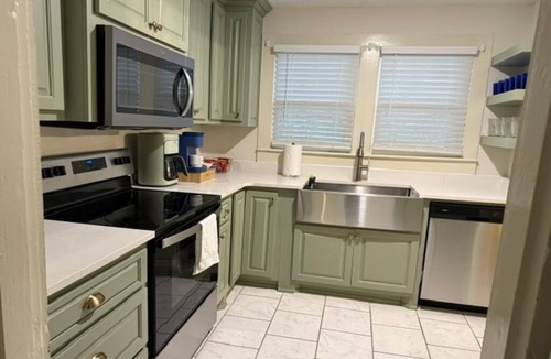Henderson House | Little Green Cottage in Henderson