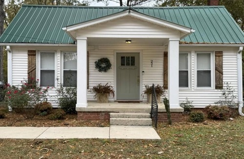 Henderson House | Little Green Cottage in Henderson