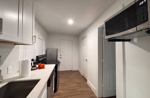 Greater East End House | Little H House 2-bedroom house in peaceful Houston