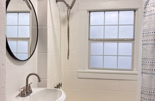 Greater East End House | Little H House 2-bedroom house in peaceful Houston