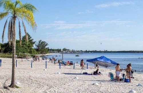 Ruskin Apartment | Little Harbor Resort #507 Tampa Bay FL Beach, Riverview Romance