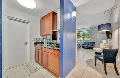 Ruskin Apartment | Little Harbor