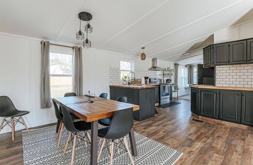 Afton Cottage | Little Haven Cottage: Walk to Meade Tasting