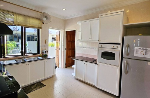 Tanjung Bungah Villa | Little Heaven by SkyHive BeachfrontVilla