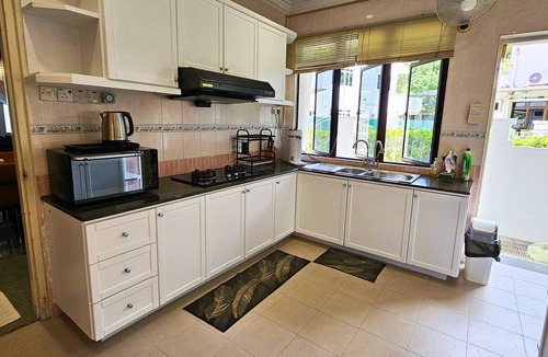 Tanjung Bungah Villa | Little Heaven by SkyHive BeachfrontVilla