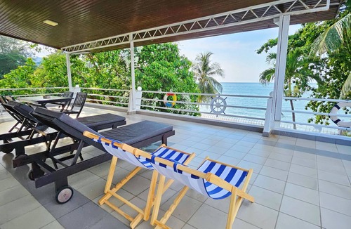 Tanjung Bungah Villa | Little Heaven by SkyHive BeachfrontVilla