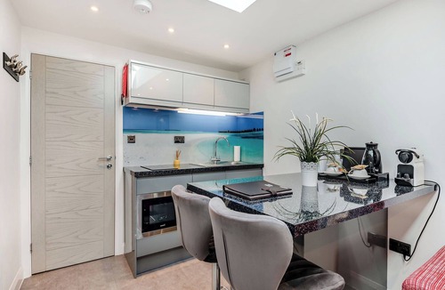 Christchurch Cottage | Little Heron - UK40928