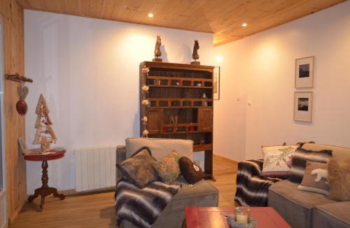 Moretel-de-Mailles House | Little InterVal