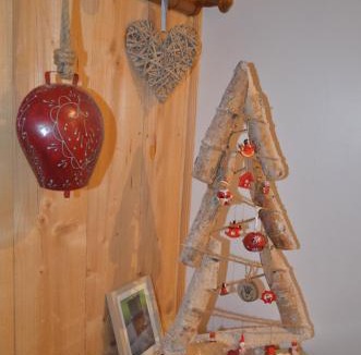 Moretel-de-Mailles House | Little InterVal