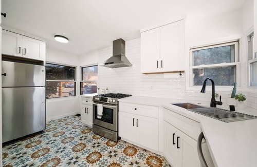 Bankers Hill House | Little Italy Home w/Parking and Backyard