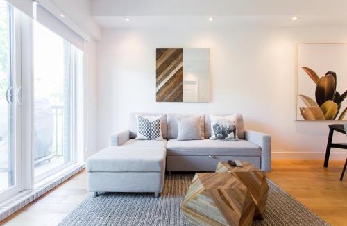 Little Italy Apartment | Little Italy Spacious 2 Bedroom Condo Free Parking