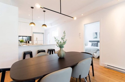 Little Italy Apartment | Little Italy Spacious 2 Bedroom Condo + Free Parking