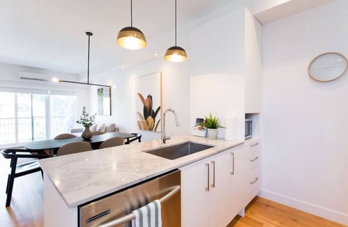 Little Italy Apartment | Little Italy Spacious 2 Bedroom Condo + Free Parking