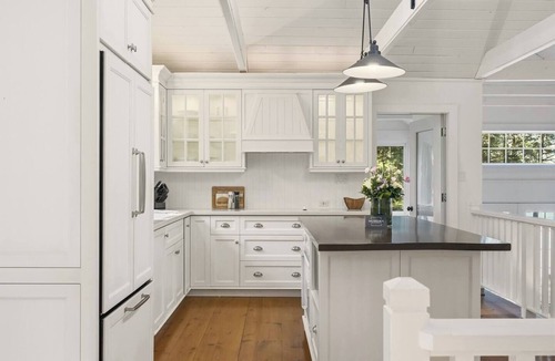 Seguin House | Little Joe Rock - Lake Joseph