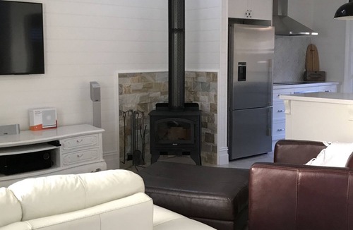 Callala Beach House | Little Lewis - Romantic Getaway