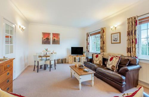 Findon House | Little Longmead