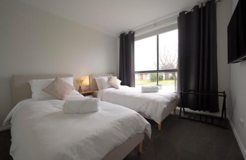 Dubbo Villa | Little Manhattan - Dubbo