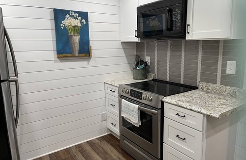 Bellevue Cabin | LITTLE MONEY PIT