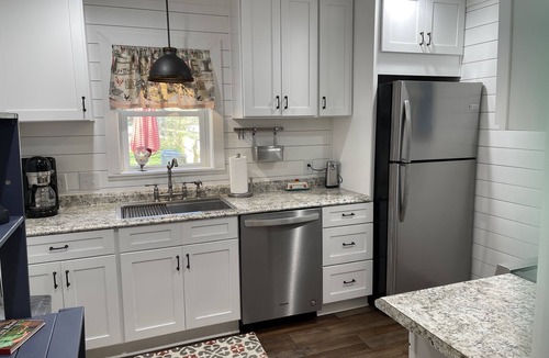 Bellevue Cabin | LITTLE MONEY PIT