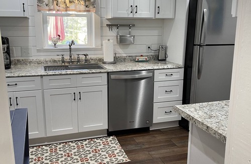 Bellevue Cabin | LITTLE MONEY PIT