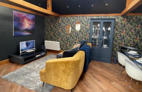 Offenham Apartment | Little Monks Suite