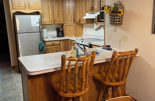 Arbor Vitae House | Little Muskie Retreat on Little Muskie Lake, Canoe included! Snowmobile!