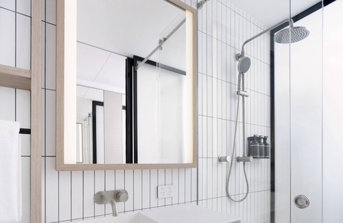 Sydney Central Business District Hotel | Little National Hotel Sydney